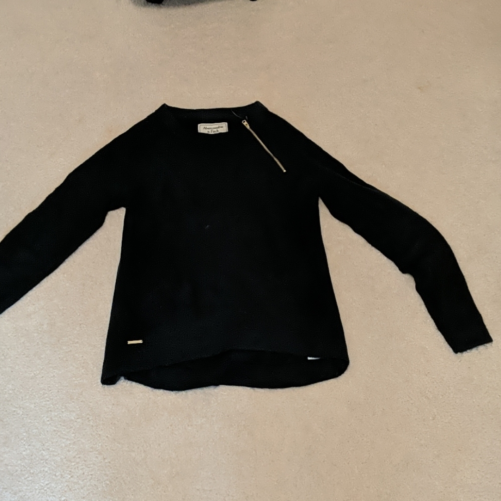 Abercrombie & Fitch sweater